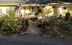 Yosemite Plaisance Bed & Breakfast